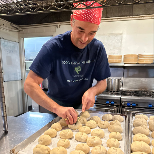 al-making-buns